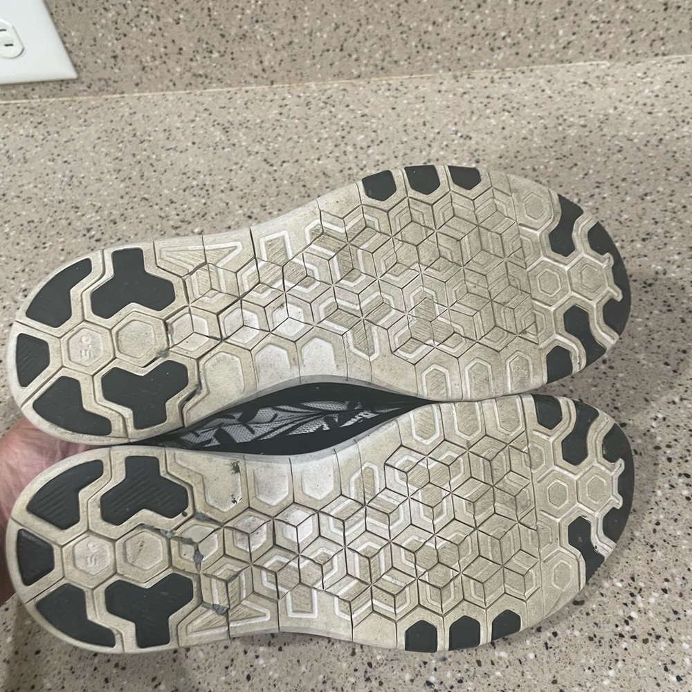 Nike Shoes - Picture 6 of 10